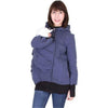 femme qui porte la veste de maternité bleue avec bébé