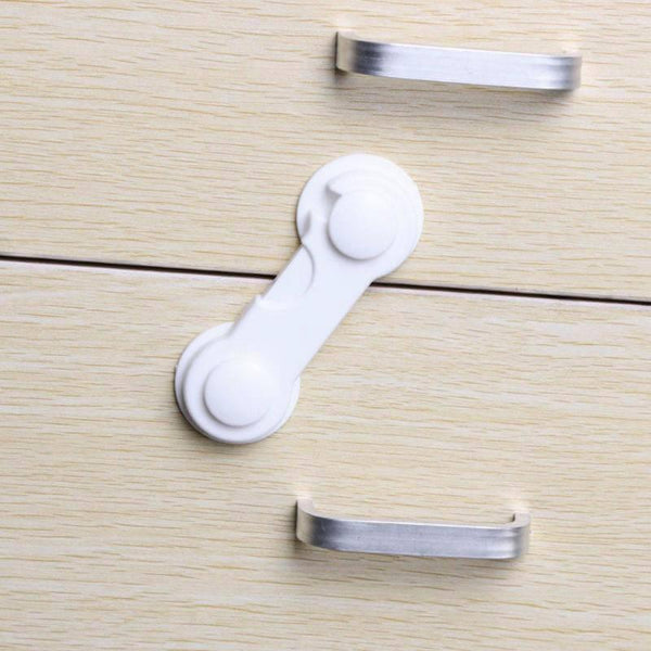 sécurité porte placard bébé démonstration