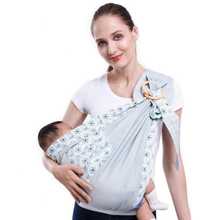 Porte bébé en écharpe sling avec maman